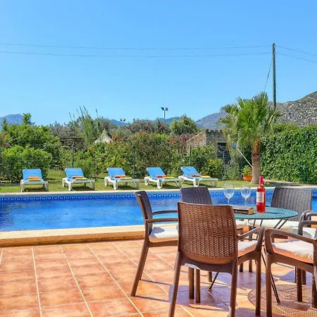 Villa La Sort By *